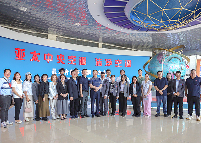 泰國東盟企業(yè)家協(xié)會代表團到亞太集團參觀考察